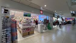 Lucky Plaza (D9), Shop House #628800471